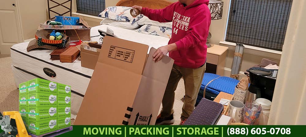 packing a moving box tips